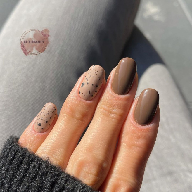 30 Cute Easter Nail Designs 2022 : Brown and Nude Speckled Egg Nails