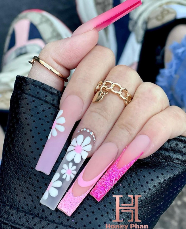 50 Trendy Pink Nails That’re Perfect For Spring : Mix n Match Shades of Pink Extra Long Nails