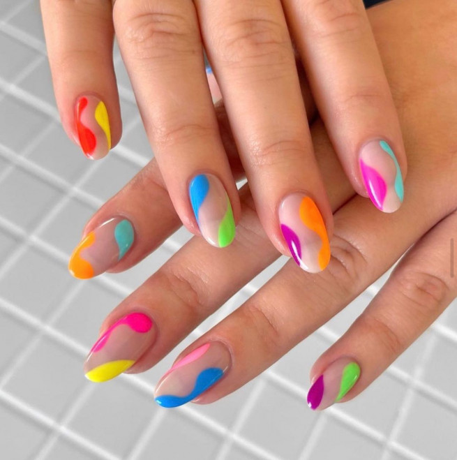 40 The Chicest Nail Art That You Need To Try Out : Multi-Coloured Abstract Nail Art