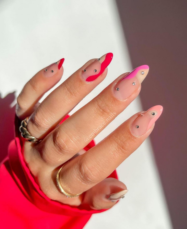 40 The Chicest Nail Art That You Need To Try Out : Abstract Gradient Pink Nail Art