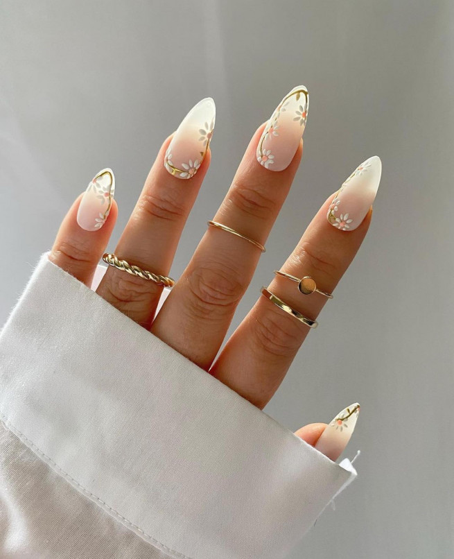50 The Cutest Spring Nails Ever : Daisy Chain White Translucent Nails