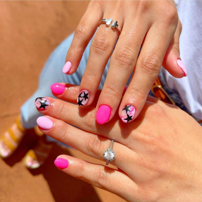 50 Trendy Pink Nails That’re Perfect For Spring : Funky Black Star Pink Nails