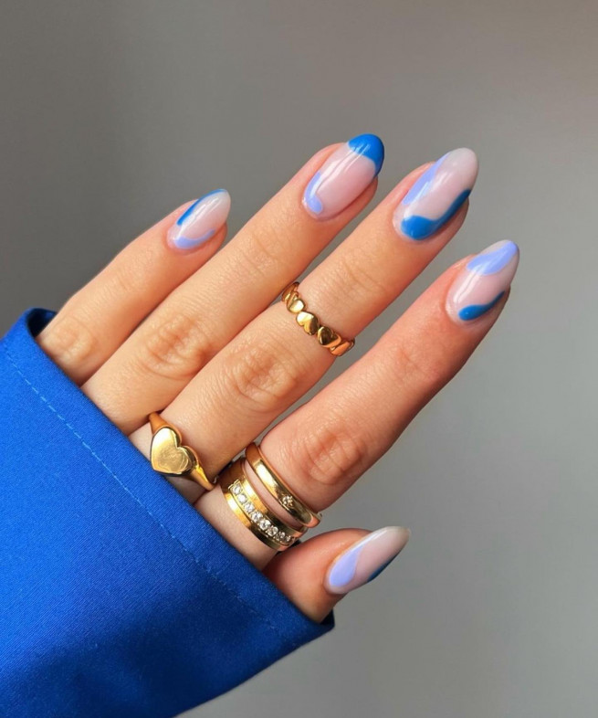 40 The Chicest Nail Art That You Need To Try Out : Shades of Blue Negative Space Nail Art