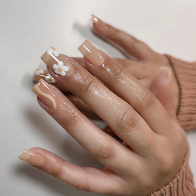 50 The Cutest Spring Nails Ever : White Flower Nude Glossy Nails