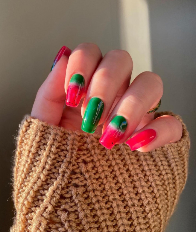 Christmas nail art! - Hannah Louise Fashion