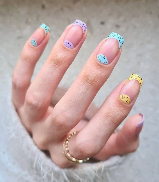 40 The most beautiful Easter nails : Pastel Speckled Egg French Tip & Half Moon Nail Art