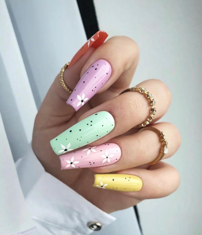 40 The most beautiful Easter nails : Acrylic Speckled Egg Pastel Nails with Flower Accents