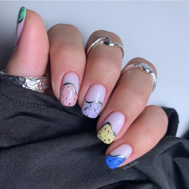 40 The Most Beautiful Easter Nails : Different Colour Eggshell Tip Nails