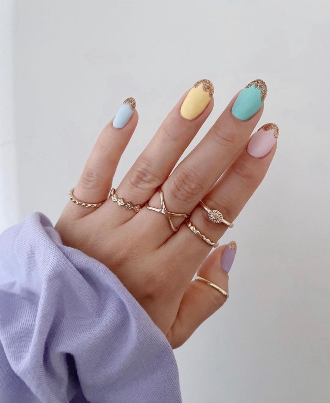 40 The Most Beautiful Easter Nails : Abstract Glitter Tip Pastel Nails