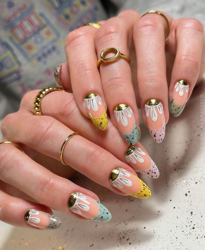 40 The most beautiful Easter nails : Pastel Eggshell French Tip & Flower Cuff Nails