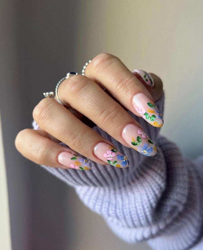 50 Pretty Floral Nail Designs : Dainty Floral Nail Art