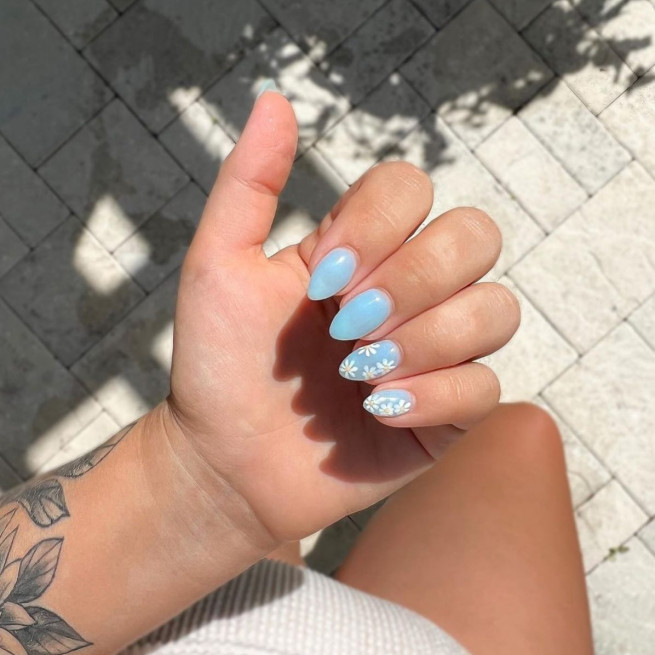 baby blue flower nails, spring nails, spring nails 2022, flower nails, flower nail designs 2022, floral nails, flower french tip nails, flower nail art design