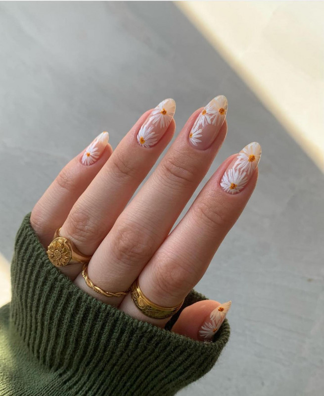 Nail Looks That Are Popular and Going Out This Spring