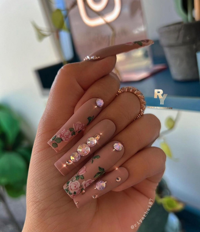 rose nude nails, spring nails, spring nails 2022, flower nails, flower nail designs 2022, floral nails, flower french tip nails, flower nail art design