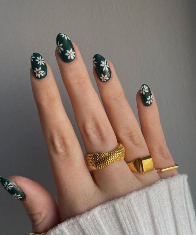 50 Pretty Floral Nail Designs : Daisy Dark Green Nail Art