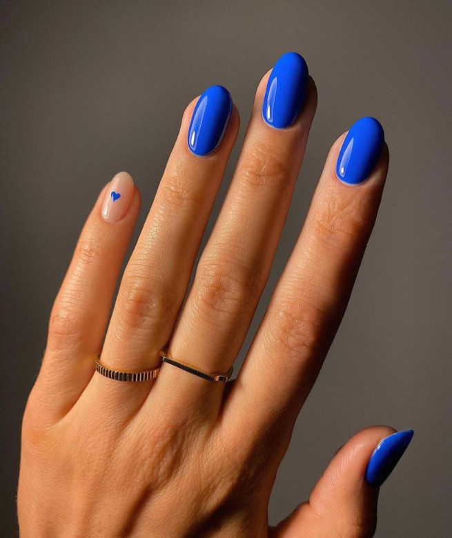 40 Gorgeous Royal Blue Nail Designs : Tiny Heart Royal Blue Nail Colour