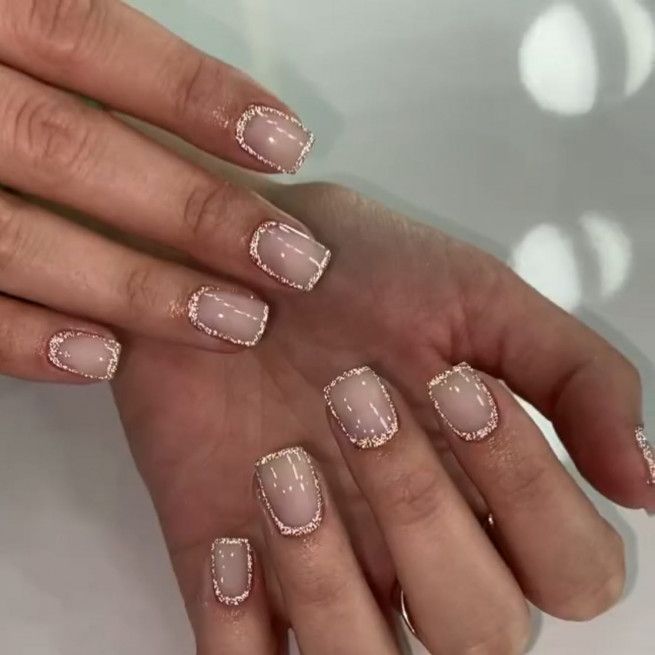 50 Best Wedding Day Nails for Every Style : Glitter Outline Nail Art