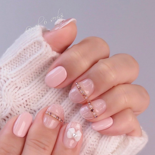 50 Best Wedding Day Nails for Every Style : Embellishment White Bow & Jewel Short Nail Art