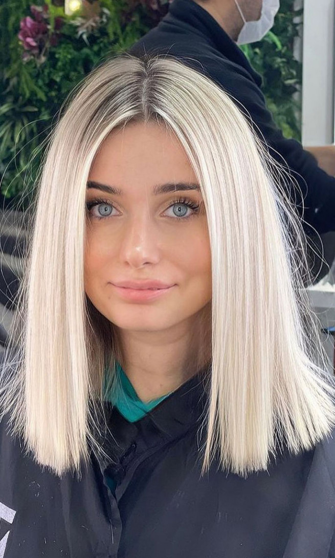 30 Stylish Medium Length Haircuts To Try : Pearl-Platinum Middle Part Lob Haircut