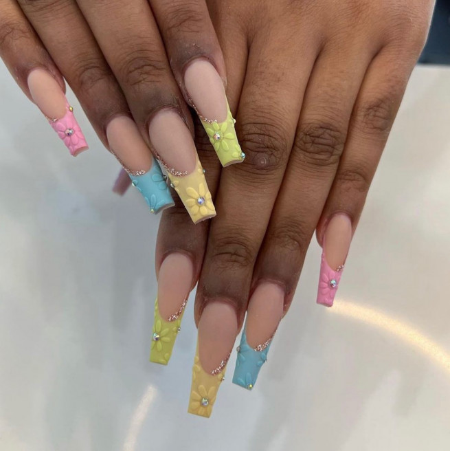40 Cute Acrylic Nails To Wear This Spring : Pastel French Tip Nail Art