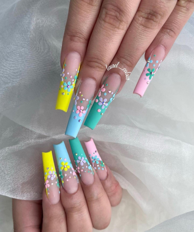 40 Cute Acrylic Nails To Wear This Spring : Different Colour Tip Nails with Flowers