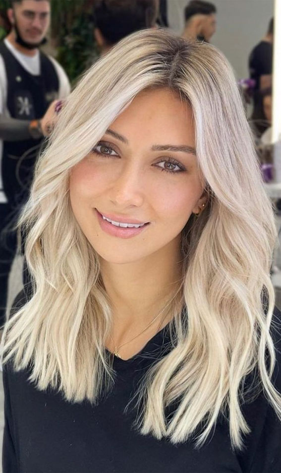 platinum blonde lob hairstyle, blonde shoulder length haircut, blonde medium length haircut, blonde hairstyle, medium length hairstyles 2022, blonde medium length, layered haircut, medium length haircut