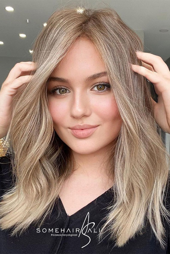 37 Best Blonde For Medium Length Haircuts : Beige Blonde with Waves
