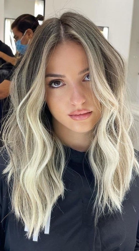 blonde lob hairstyle, blonde shoulder length haircut, blonde medium length haircut, blonde hairstyle, medium length hairstyles 2022, blonde medium length, layered haircut, medium length haircut