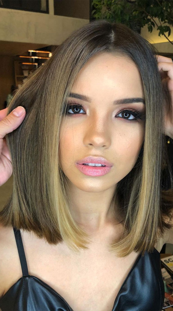 15 Latest Medium Length Straight Hairstyles and Haircuts