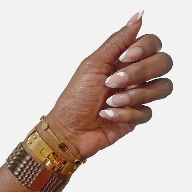 35 Nude Nails with White Details : Chunky White Swirl Nails