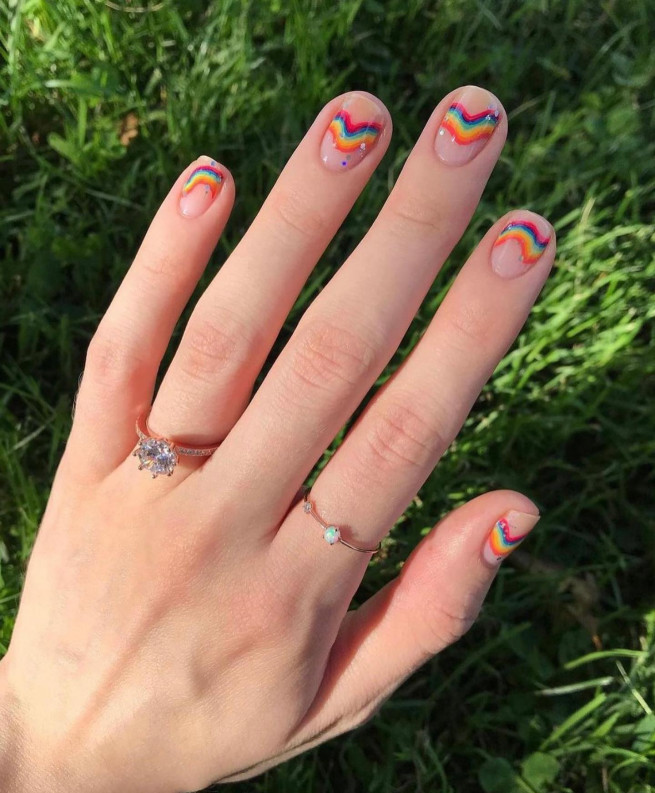 30+ Best Pride Nail Ideas That’ll Brighten Your Outfits : Wavy Rainbow Short Nails