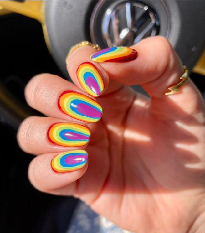 30+ Best Pride Nail Ideas That’ll Brighten Your Outfits : Rainbow Pride Round Nails