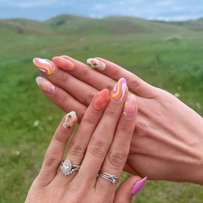 50 Cute Summer Nails 2022 : Mix and Match Peach and Pink Tone Nails