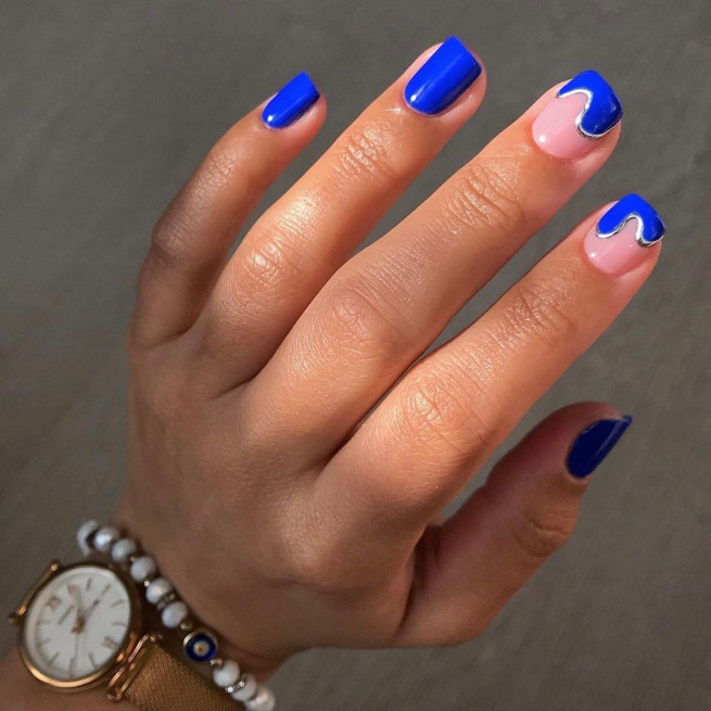 50 Cute Summer Nails 2022 : Royal Blue Abstract Tip Nails