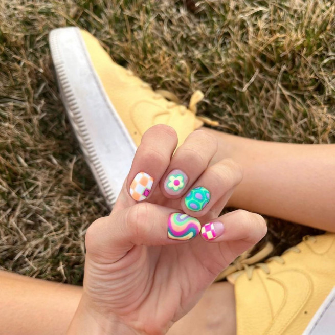 50 Cute Summer Nails 2022 : 90s Vibe Nails