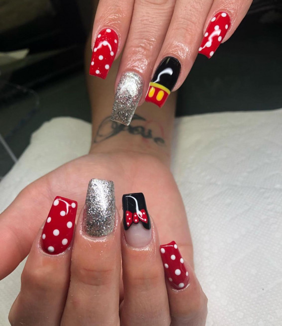 42 Magical Mickey Mouse Nail Ideas - Abelle