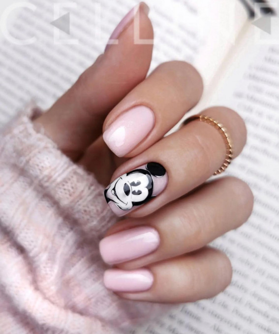 42 Mickey Mouse & Minnie Mouse Nails : Mickey Mouse Pink Nails