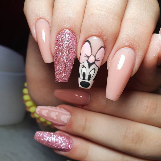 42 Mickey Mouse & Minnie Mouse Nails : Pink and Rose Gold Minnie Nails