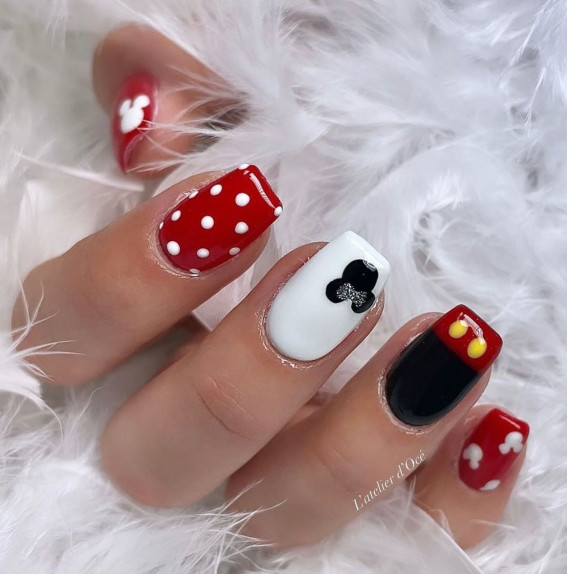 42 Mickey Mouse & Minnie Mouse Nails : Polka Dot Red Minnie Nails