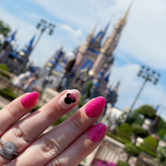 42 Mickey Mouse & Minnie Mouse Nails : Hot Pink Minnie Nails