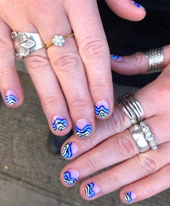 42 Psychedelic Nail Art Designs : Swirly Blue, Black and White Short Nails