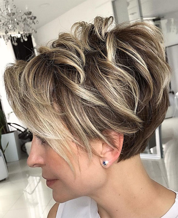 23 Awesome Short Hairstyles With Highlights 2023 - Hair Everyday Review