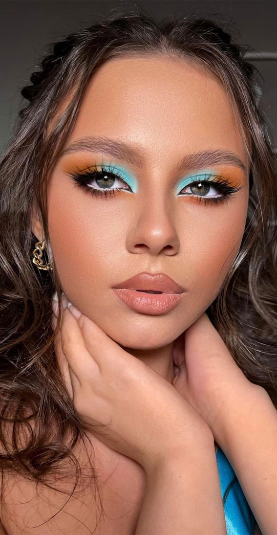 50 Gorgeous Makeup Trends to Try in 2022 : Blue and Peach Combo