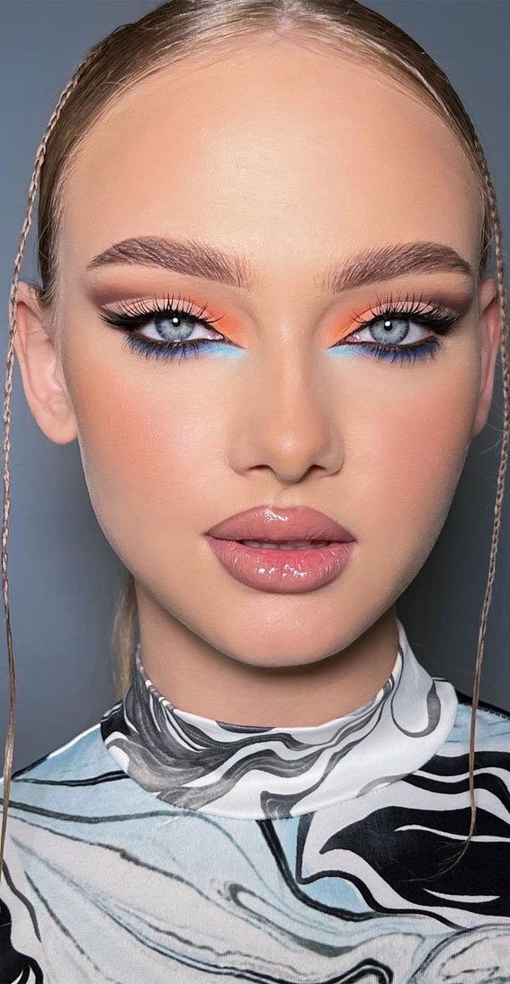 50 Gorgeous Makeup Trends to Try in 2022 : Blue and Peach Makeup