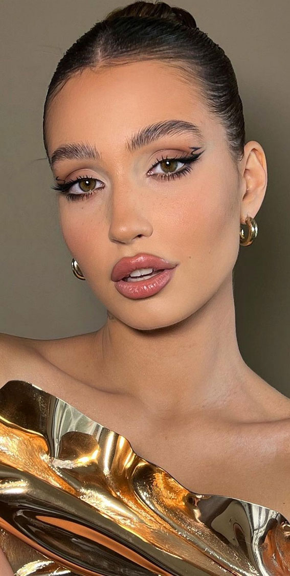 50 Gorgeous Makeup Trends to Try in 2022 : Hot Flame Graphic Line Makeup
