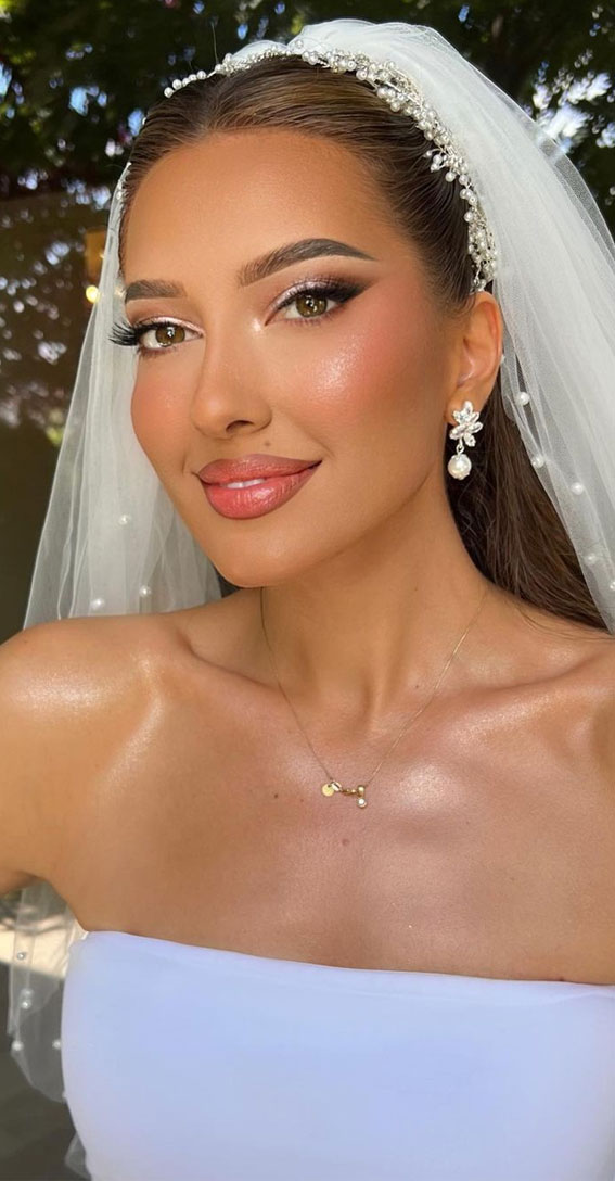 50 Gorgeous Makeup Trends to Try in 2022 : Soft Neutral Bridal Makeup