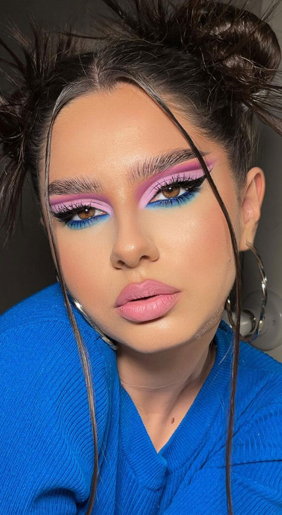 50 Gorgeous Makeup Trends to Try in 2022 : Pink and Blue Eye Makeup