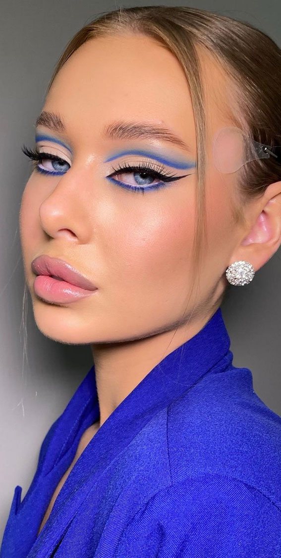 50 Gorgeous Makeup Trends to Try in 2022 : Nude Cut Crease Blue Liner
