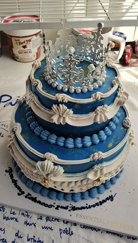 50 Cute Buttercream Cake Ideas for Any Occasion : Blue Retro Two-Tiered Cake