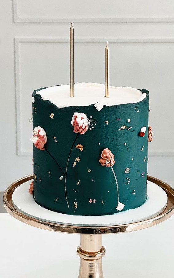 50 Cute Buttercream Cake Ideas for Any Occasion : Dark Green Buttercream Cake